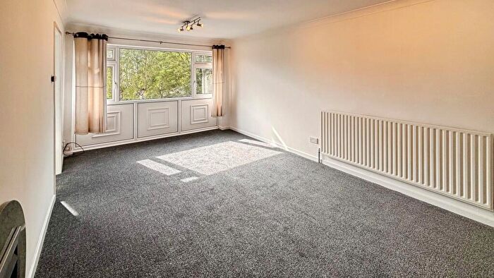 2 Bedroom Flat To Rent In Julian Road, NG2