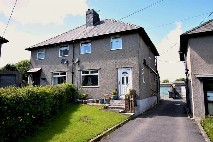 3 Bedroom Semi-Detached House For Sale In Meadow Avenue, Peak Dale, Buxton, SK17