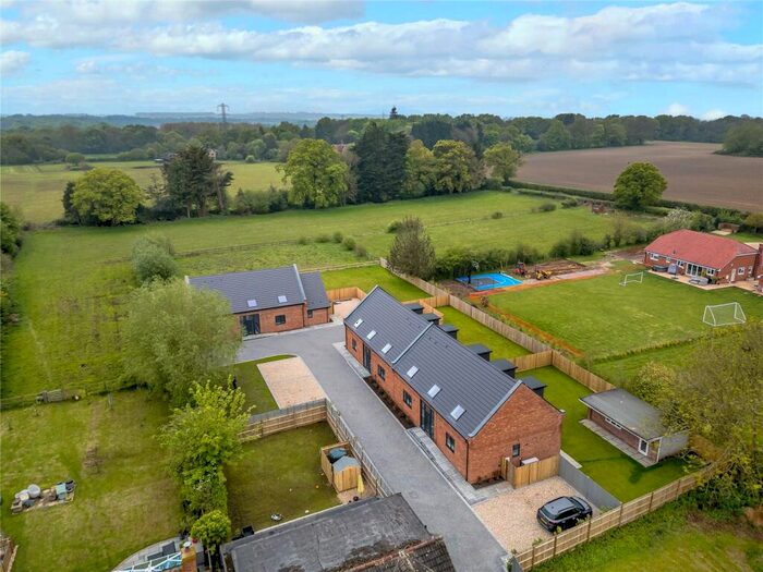 4 Bedroom Semi-Detached House To Rent In Aldermaston Road, Pamber End, Tadley, RG26