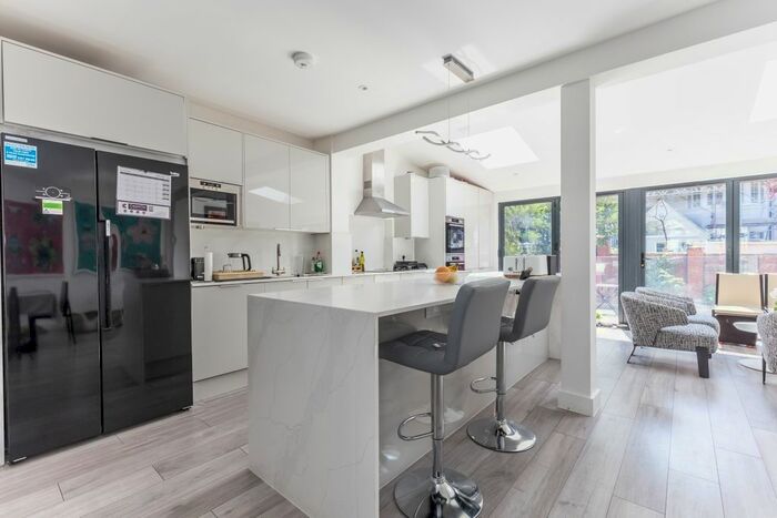 5 Bedroom Flat To Rent In Alyth Gardens, London, NW11