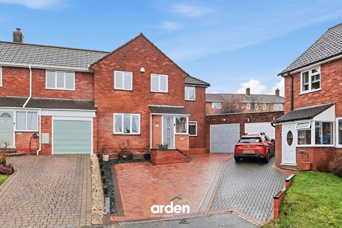 3 Bedroom End Terrace House For Sale In Coln Close, Birmingham, B31