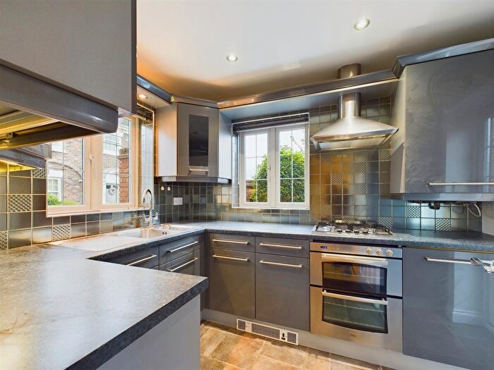 5 Bedroom Semi-detached House To Rent In Waterside Drive, Mounsorrel, LE12