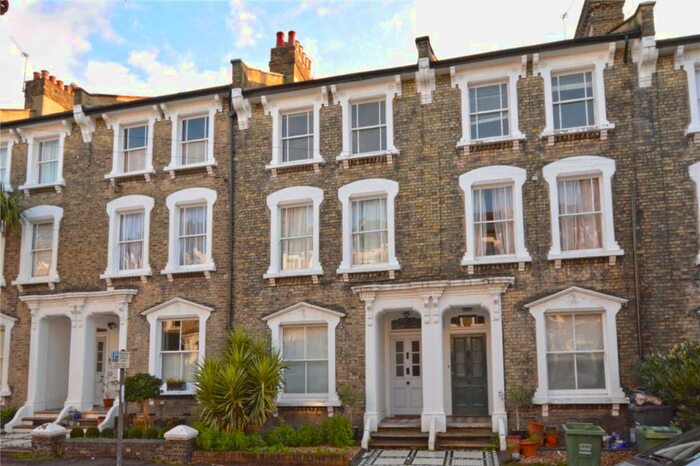 2 Bedroom Apartment To Rent In Quentin Road, London, SE13