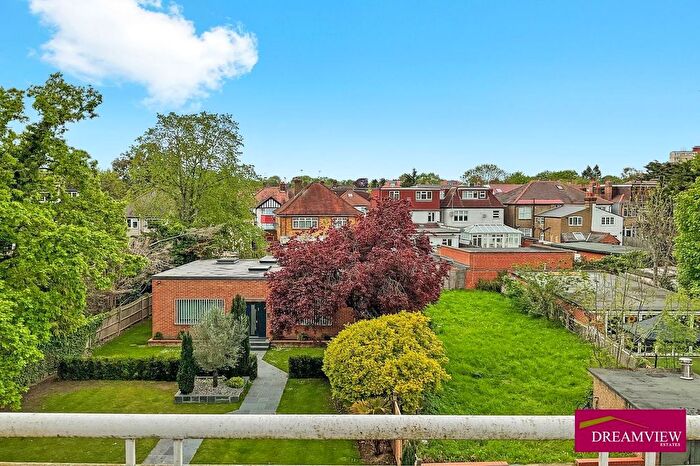 3 Bedroom Flat For Sale In Stanview Court, NW4