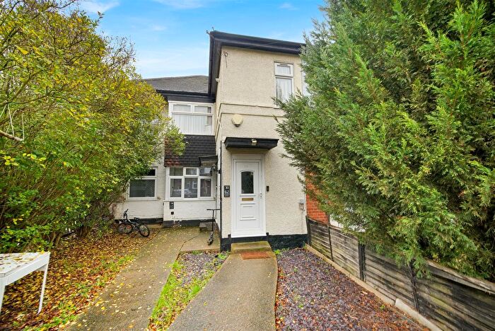 2 Bedroom Maisonette For Sale In Grantham Gardens, Chadwell Heath, RM6