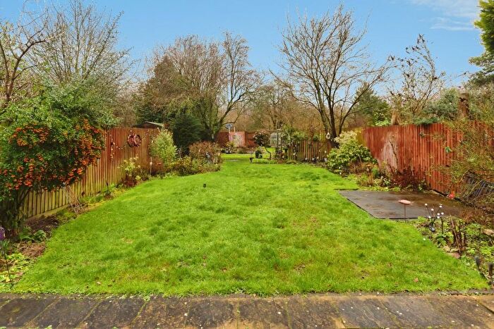 4 Bedroom Semi Detached House For Sale In Kineton Lane, Hockley Heath, Solihull, B94