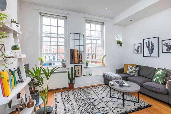 1 Bedroom Flat For Sale In Rosoman Street, London, EC1R