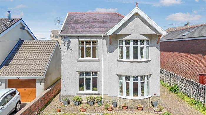 3 Bedroom Detached House For Sale In Maes Mawr Road, Crynant, SA10