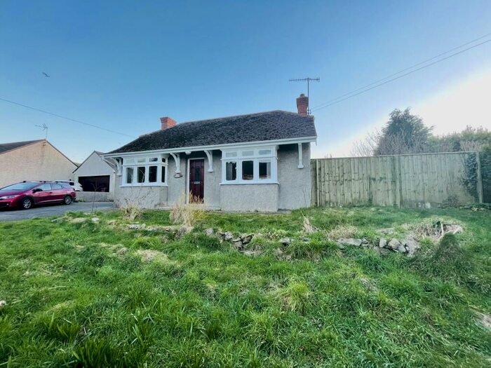 2 Bedroom Detached Bungalow To Rent In Manorbier, SA70