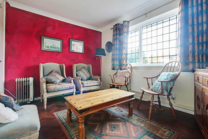 3 Bedroom Chalet For Sale In Mill Road Avenue, Angmering, BN16