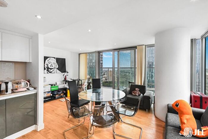 2 Bedroom Flat For Sale In Landmark East Tower, Marsh Wall, E14