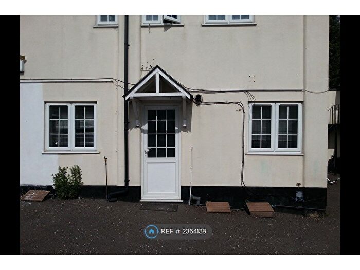 2 Bedroom Flat To Rent In Ashton Road, Luton, LU1