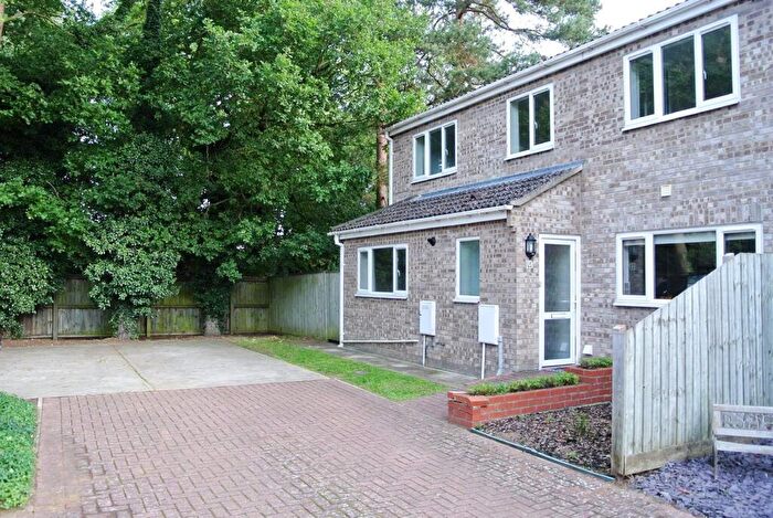 4 Bedroom Semi Detached House To Rent In Woodlands Way, Mildenhall, IP28