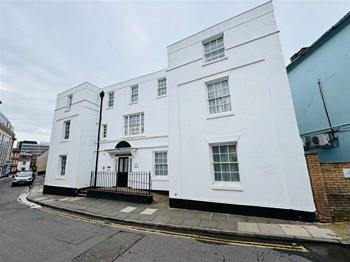 2 Bedroom Flat For Sale In Elm Street, Ipswich, IP1