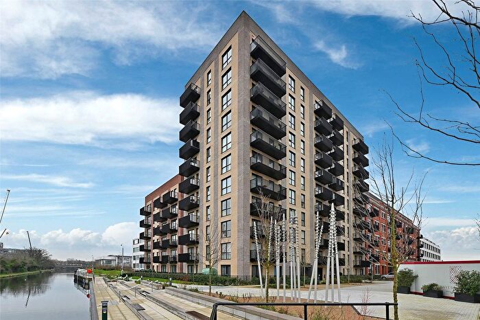 1 Bedroom Flat To Rent In Farine Avenue, Hayes, UB3