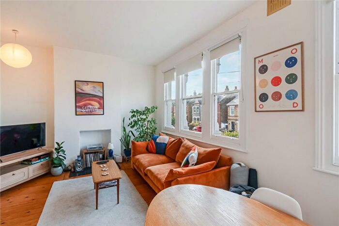 3 Bedroom Flat To Rent In Upland Road, East Dulwich, London, SE22
