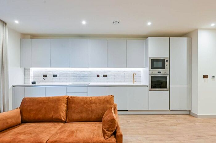 2 Bedroom Flat To Rent In The Eades, Selborne Road, Walthamstow, E17