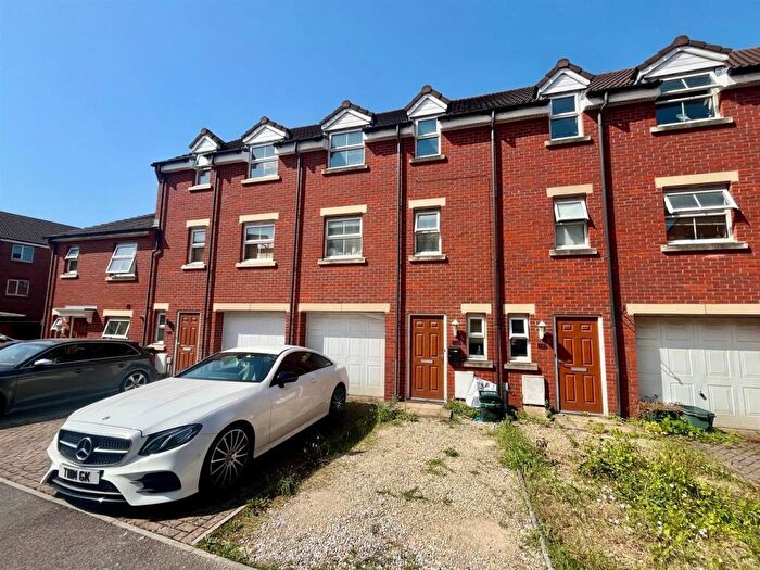 3 Bedroom House To Rent In New Charlton Way, Cribbs Causeway, BS10