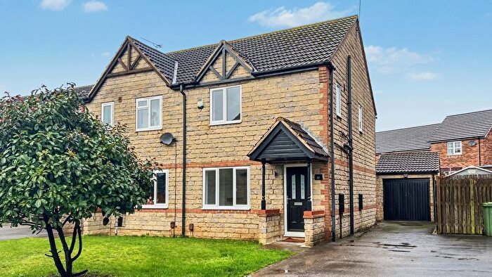 3 Bedroom Semi Detached House For Sale In Tilia Close, Scunthorpe, DN16