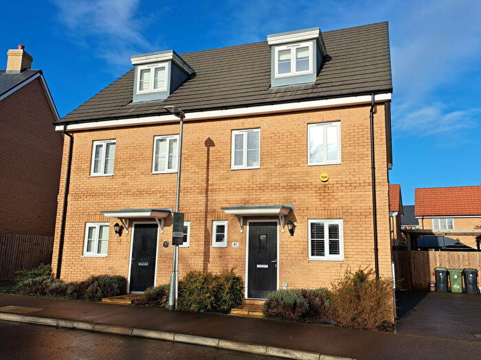 3 Bedroom Town House For Sale In Potton, Bedfordshire, SG19