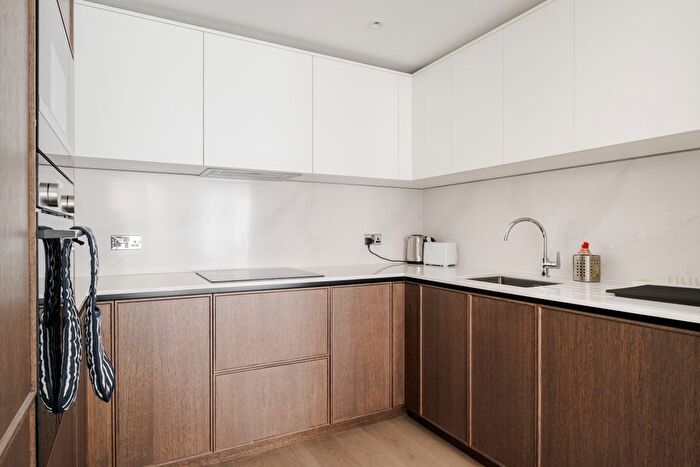 1 Bedroom Flat To Rent In Paragon Square, London, WC1X