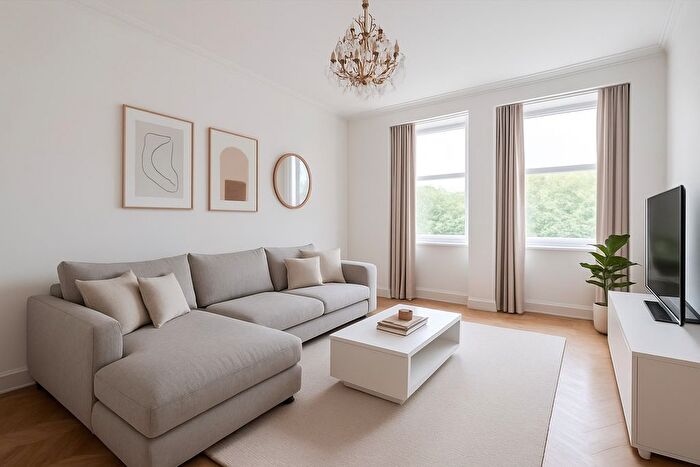 3 Bedroom Flat For Sale In Lower Sloane Street, London, SW1W