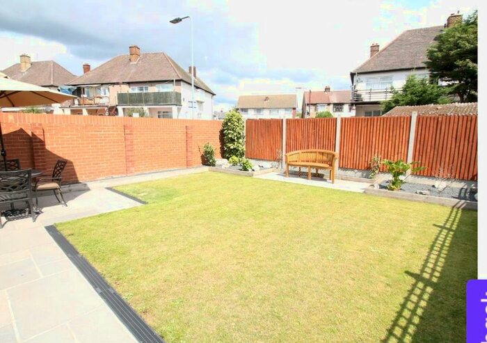 3 Bedroom End Of Terrace House To Rent In Edith Road, Chadwel Heath, RM6