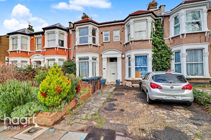 1 Bedroom Flat For Sale In Selborne Road, Ilford, IG1