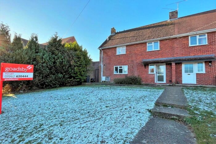 4 Bedroom Semi-Detached House To Rent In Stanmore, SO22