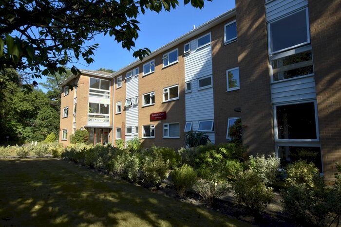 2 Bedroom Flat To Rent In Dean Park Road, Bournemouth, BH1