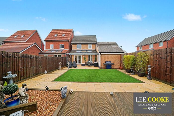 3 Bedroom Detached House For Sale In Bagwall Crescent, Wednesbury, WS10