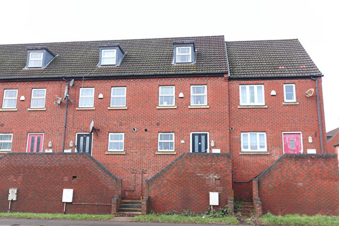 3 Bedroom Town House For Sale In The Embankment, Wellingborough, NN8