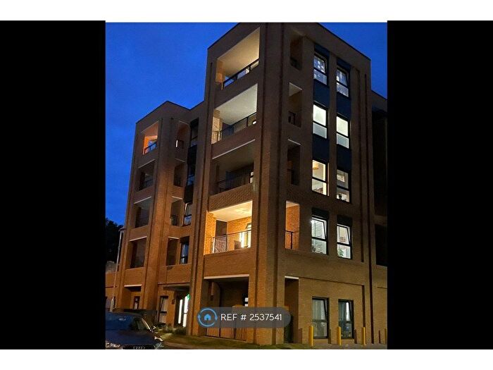 2 Bedroom Flat To Rent In Thimble Crescent, Hackbridge-Wallington, SM6