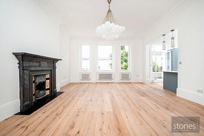 3 Bedroom Apartment To Rent In Belsize Park Gardens, London, NW3