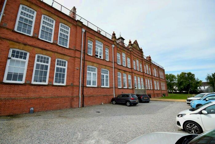 2 Bedroom Flat To Rent In Geneva Place, Bideford, EX39