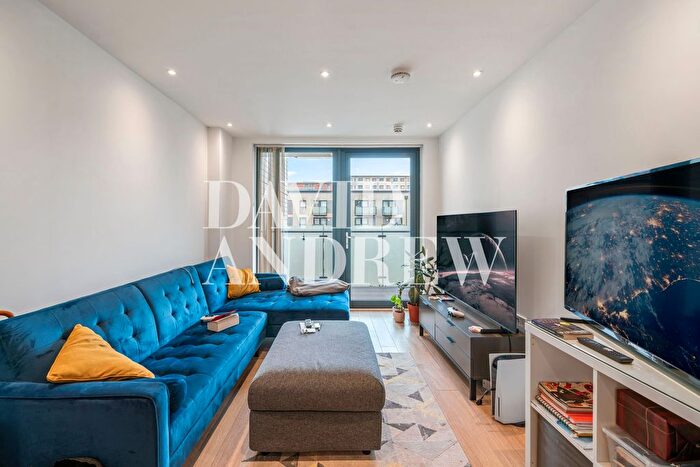 2 Bedroom Flat To Rent In Eagle Heights, N17