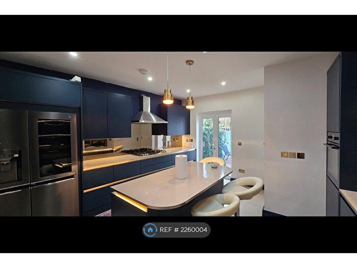 4 Bedroom Semi-Detached House To Rent In Misbourne Road, Uxbridge, UB10