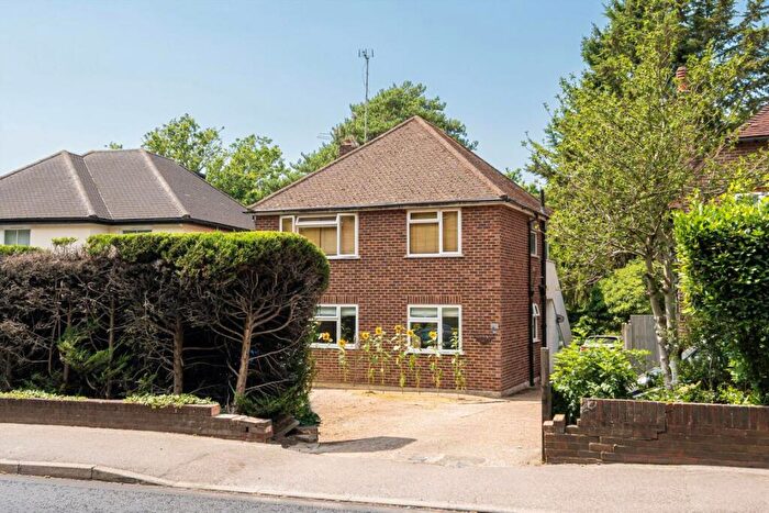 2 Bedroom Maisonette For Sale In Brooklands Road, Weybridge, KT13