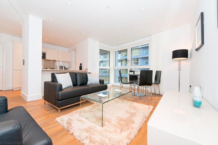 1 Bedroom Apartment To Rent In Gillespie Court, Queensland Road, Highbury, N7