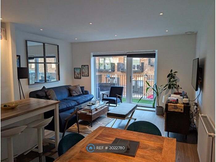 2 Bedroom Flat To Rent In Brumwell Avene, Woolwich, SE18