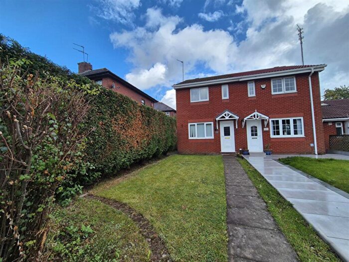 2 Bedroom Semi-Detached House For Sale In Ashton Road, Bardsley, Oldham, OL8