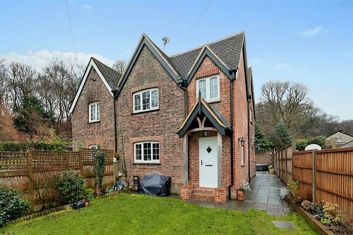 3 Bedroom Semi-Detached House For Sale In The Enterdent, Godstone, RH9