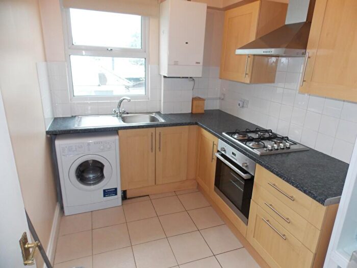 2 Bedroom Flat To Rent In High Road Leytonstone, Leytonstone, E11