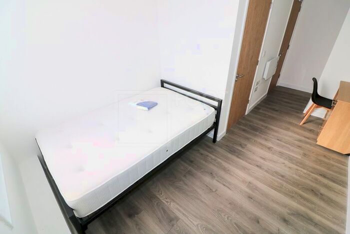 Studio To Rent In Colonnade House, Sunbridge Road, Bradford, BD1