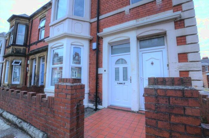 2 Bedroom Flat To Rent In Holmwood Grove, Newcastle Upon Tyne, NE2