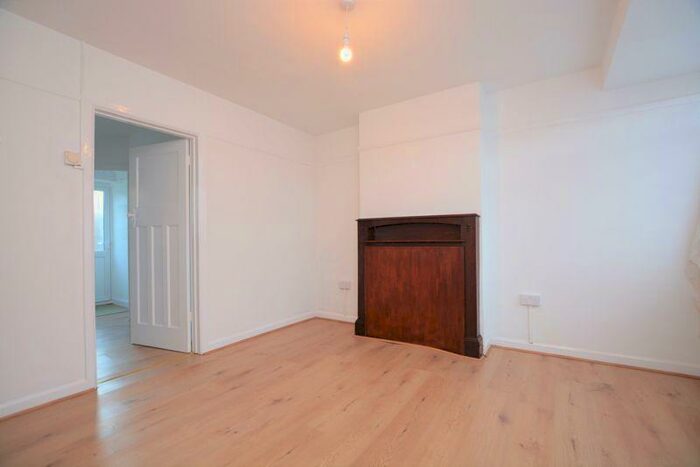 3 Bedroom Terraced House To Rent In Salt Hill Way, Slough, SL1