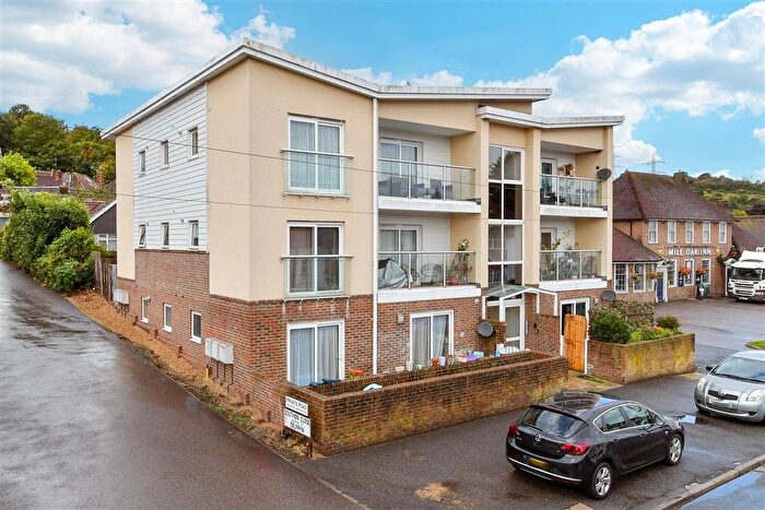 2 Bedroom Flat For Sale In Mile Oak Road, Portslade, East Sussex, BN41