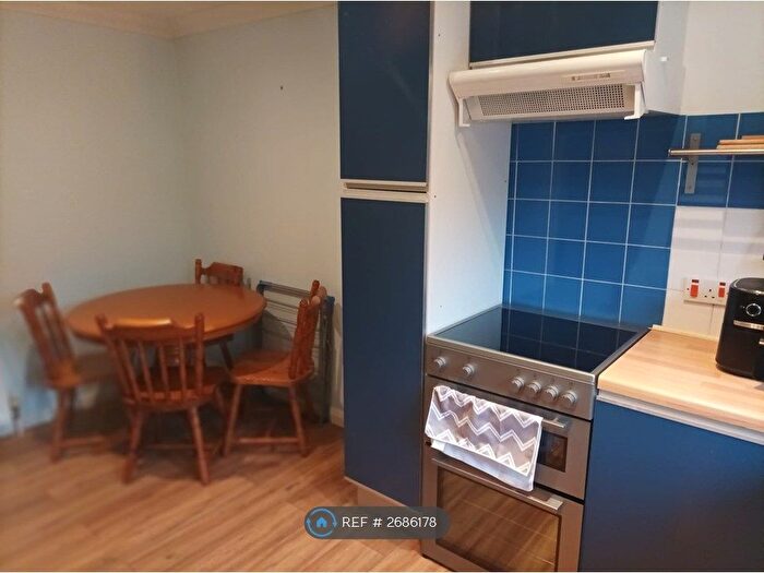 2 Bedroom Flat To Rent In Columba Street, Glasgow, G51