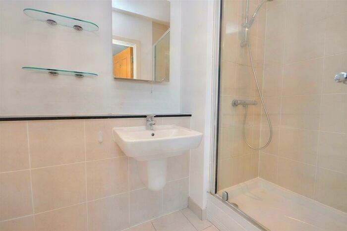 2 Bedroom Flat To Rent In Compton Street, Eastbourne, BN21