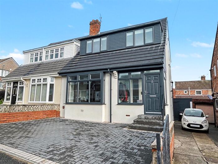 3 Bedroom Semi Detached House For Sale In High Meadow, South Shields, NE34
